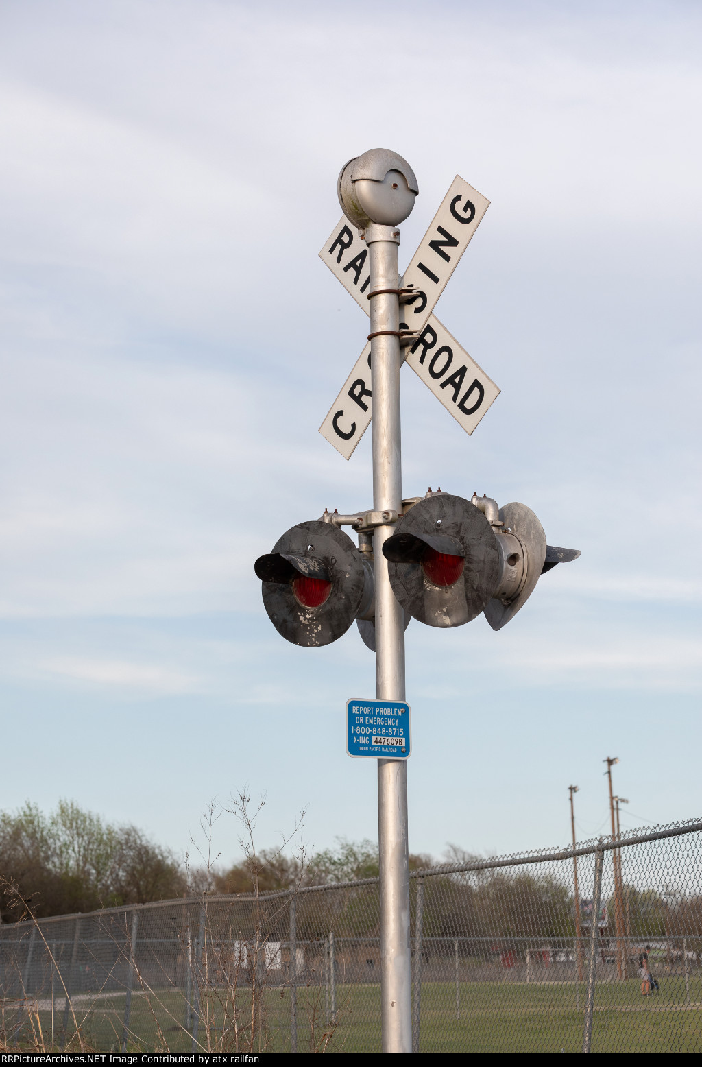 St Elmo Drive grade crossing